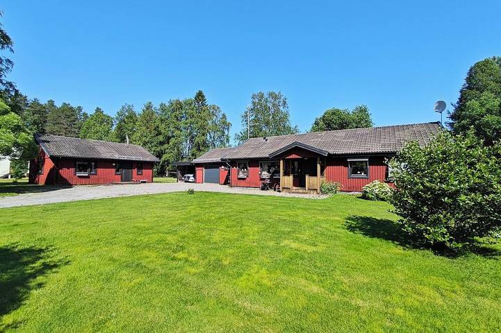 Villa für 8 Personen, mit Terrasse und Garten - 1