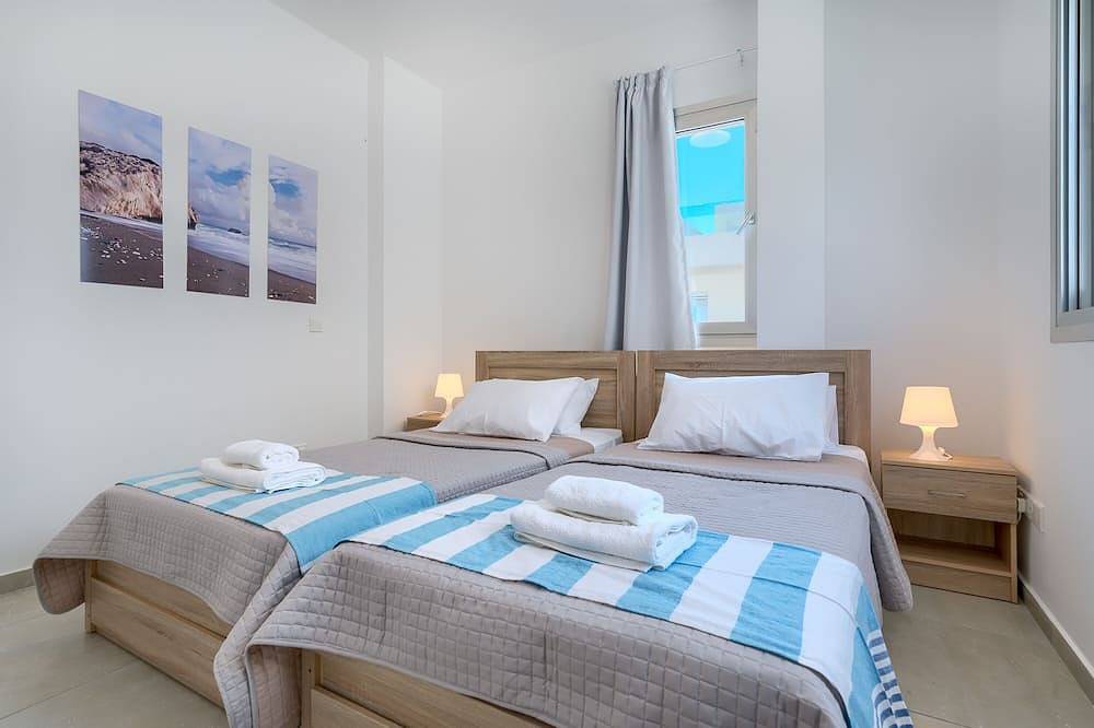 Coral Beach Villa 5 Schlafzimmer 5 Badezimmer 200 m von der Küste 700 m vom Coralia Beach entfernt in Peyia, Südzypern