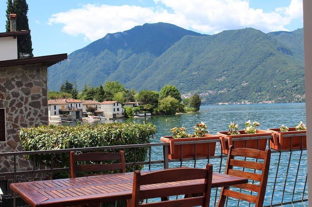 Freistehende Villa am Ufer des Luganersees. Direkter Zugriff. Panoramablick. in Barclaino, Claino con Osteno