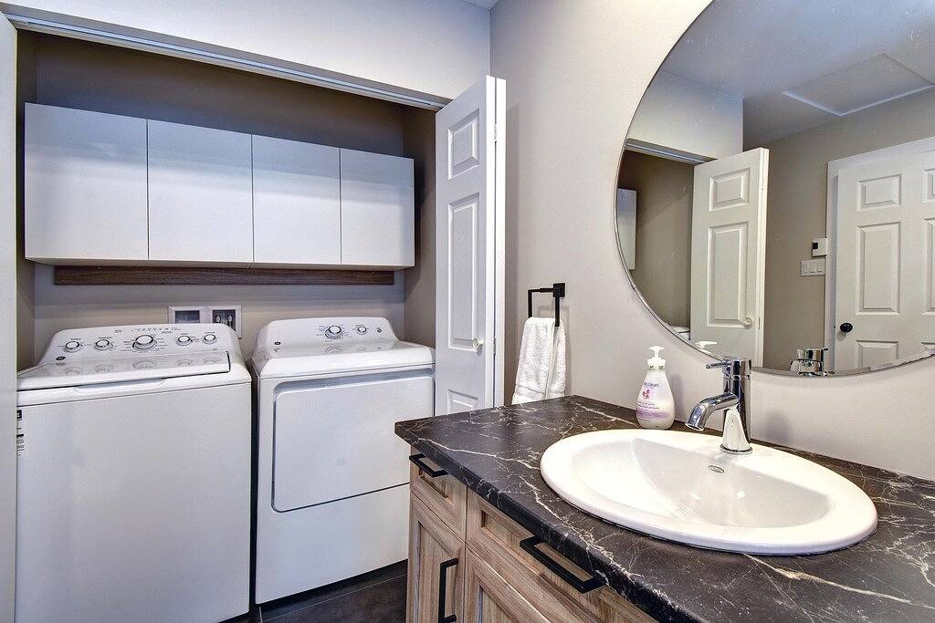 Beautiful waterfront cottage in Labelle, Québec