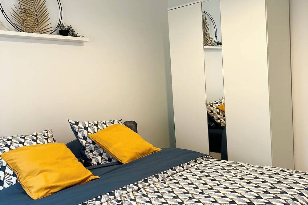 Air-conditioned house & parking 15 minutes from Paris in Bagneux, Hauts-de-Seine