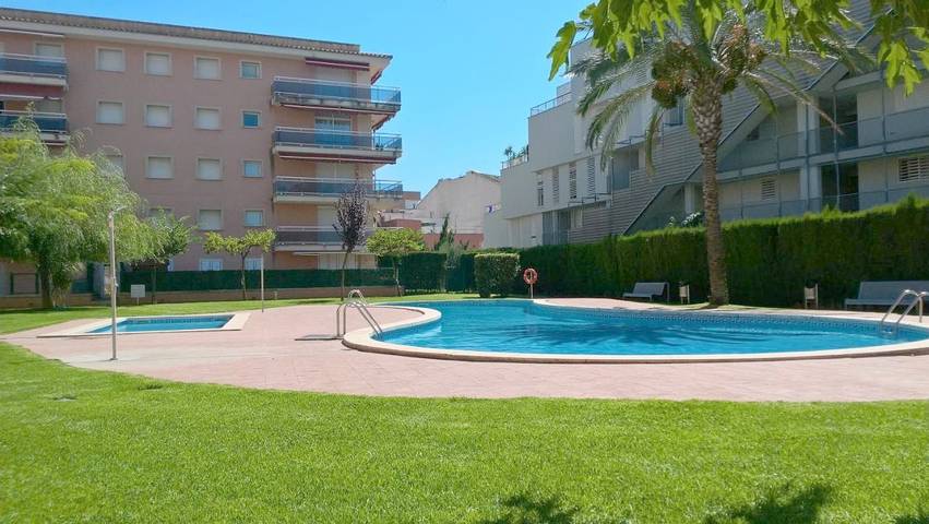 Appartement de vacances pour 6 personnes, avec jardin ainsi que piscine et vue