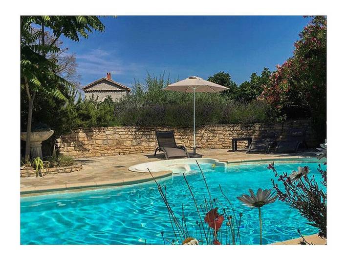 Location de vacances pour 5 personnes, avec terrasse ainsi que piscine et jardin à Saint-Julien-de-Peyrolas - 2