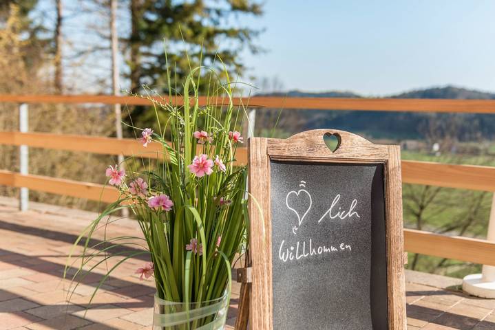 Gîte pour 3 personnes, avec jardin ainsi que jacuzzi et sauna à Owingen - 4