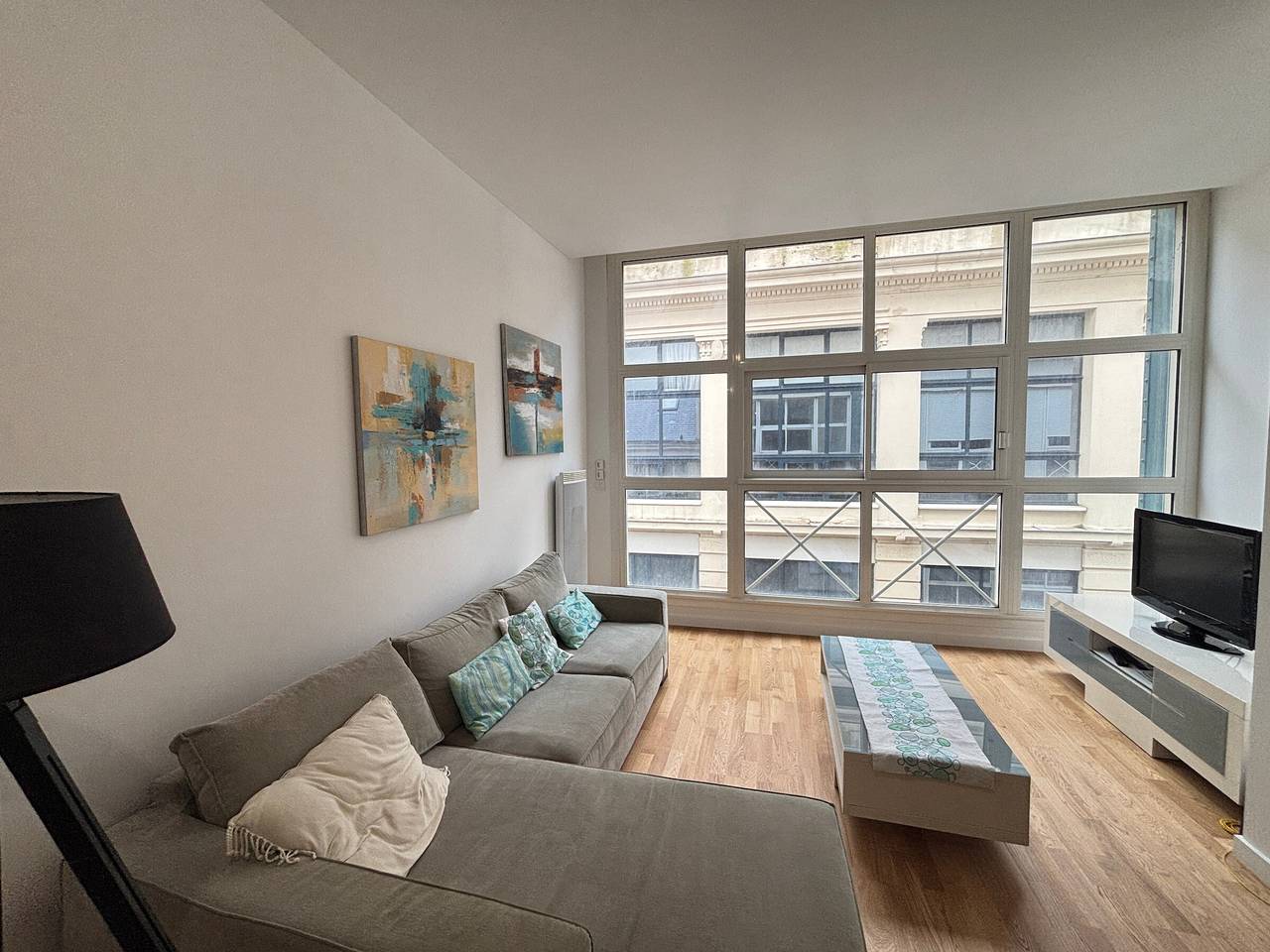 Entire apartment, Spacious T2 apartment near the beach with wifi, elevator and equipped kitchen in Les Sables-d'Olonne, Vendée