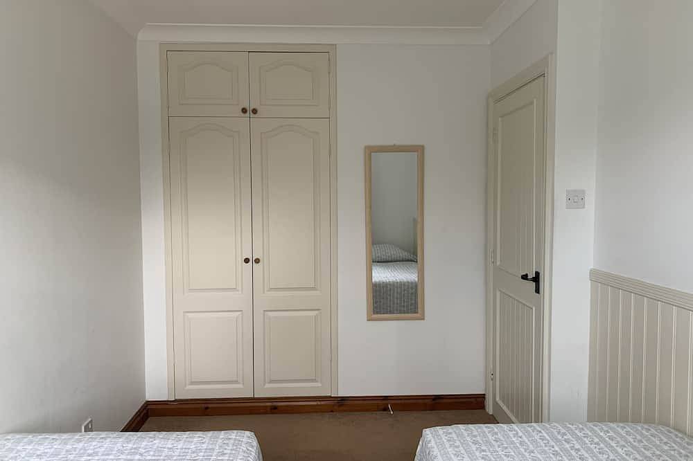 Cosy Carol Cottage Just Off The High Street in Chipping Campden, Gloucestershire