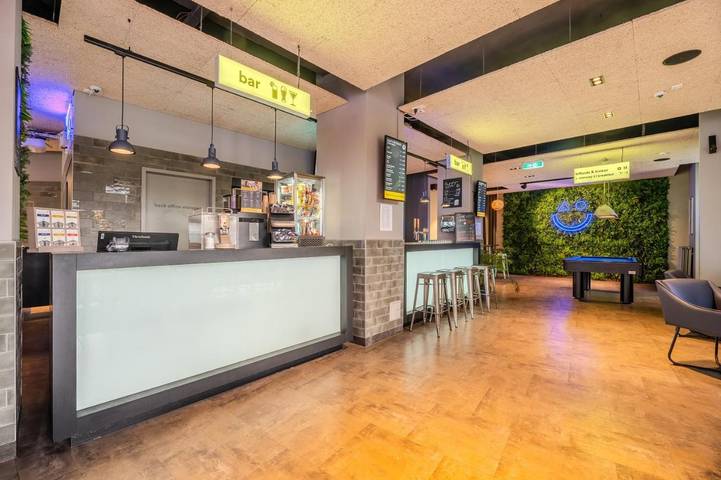 Hotel, mit Ausblick in Miniatur Wunderland (Hamburg) - 2