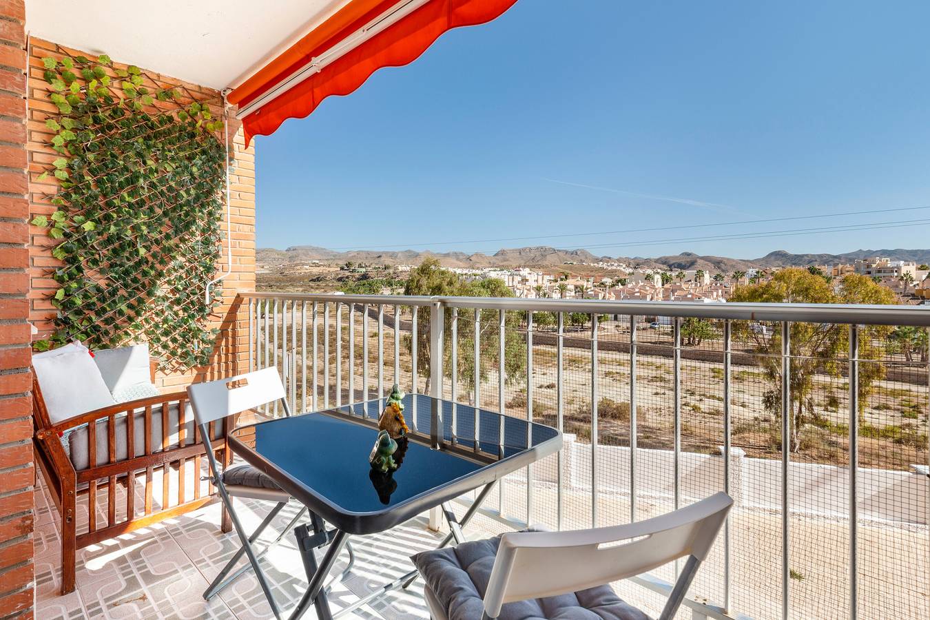 Apartamento entero, Apartamento 'Vistas Al Mar' con vistas al mar, Wi-Fi y aire acondicionado in Puerto de Mazarrón, Mazarrón