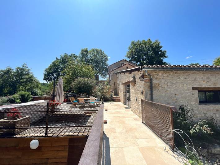 Gîte pour 8 personnes, avec Piscine à Bélaye