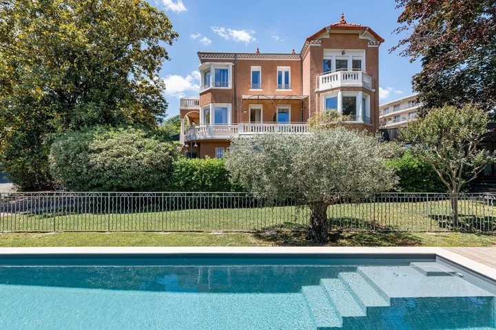 Hotel para 5 personas, con piscina y sauna además de jacuzzi y jardín, Se admiten mascotas - 1
