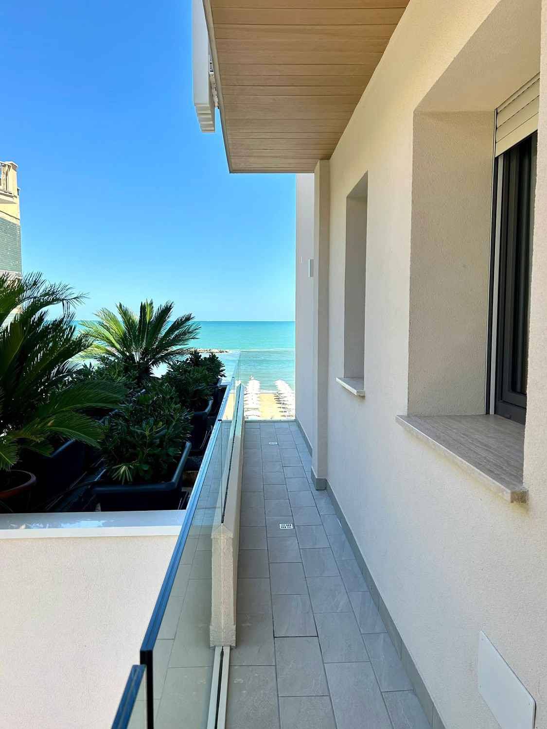 Ganze Ferienwohnung, Ferienwohnung mit Klimaanlage, Internet und Balkon mit Meerblick  in Pesaro, Valle del Metauro