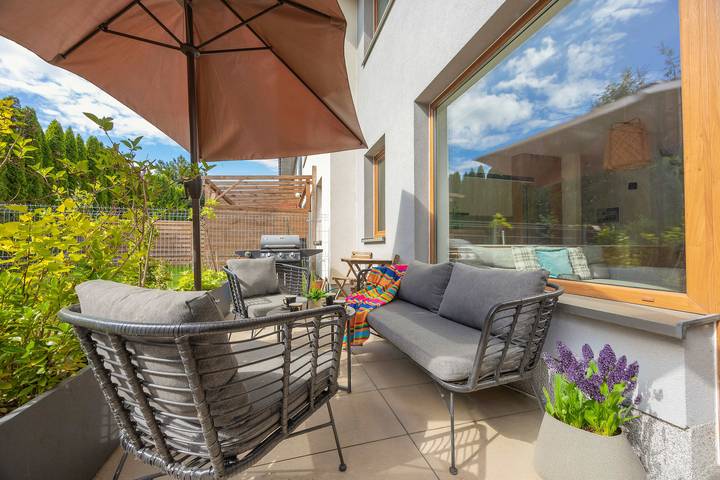 Spacious Apartment with a Garden | Parking | Josephosåaw in Józefosław, Masovia