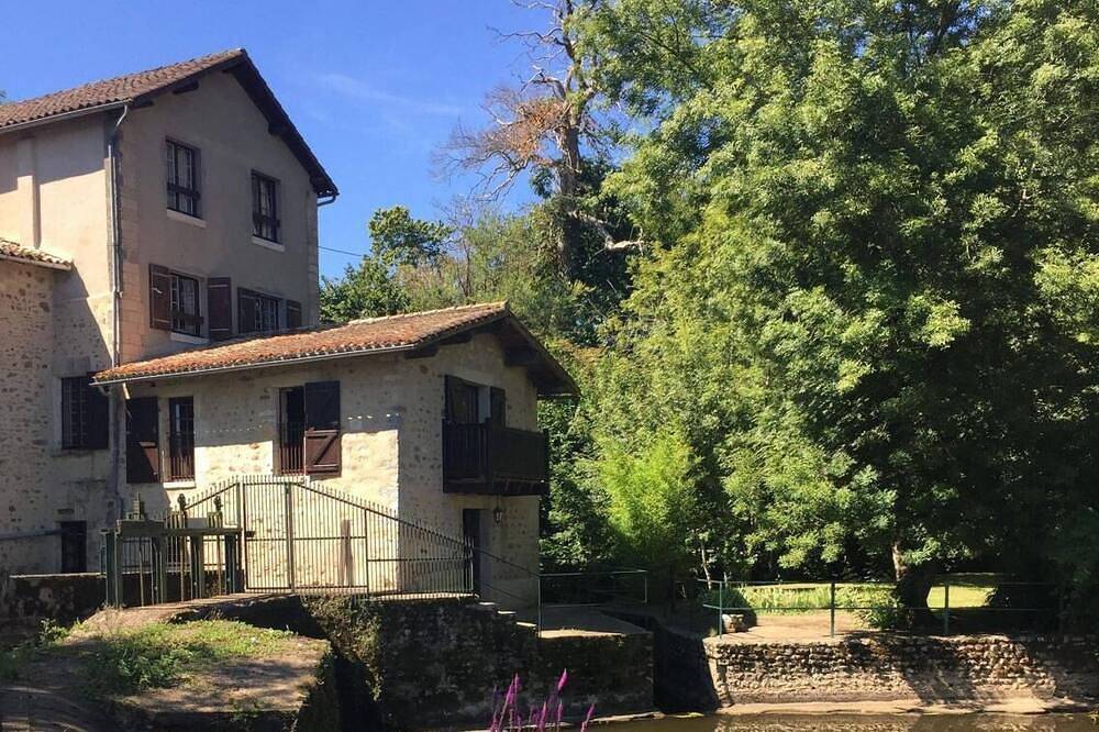 Le Moulin de L'Anglée in Sanxay, Vienne (France)