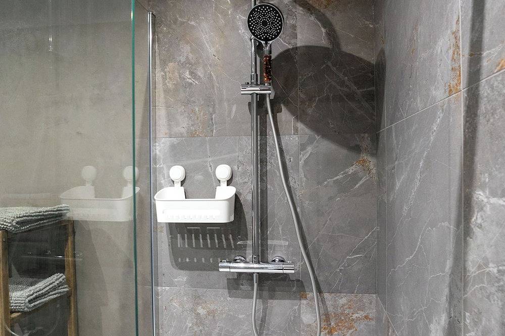 Entire apartment, Loft near métro north of Paris in Pantin, Seine-Saint-Denis