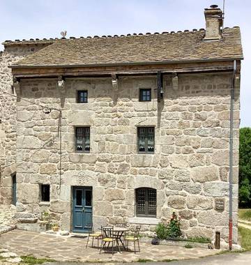 Gîte pour 6 personnes, avec terrasse dans Lozère