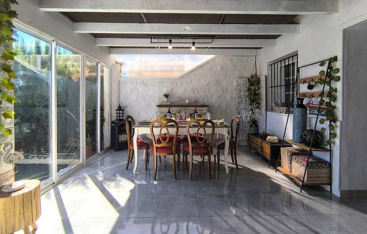 Gemütliche Wohnung am Pool in Las Pajanosas in der Nähe des Stadtzentrums in Las Pajanosas, Guillena