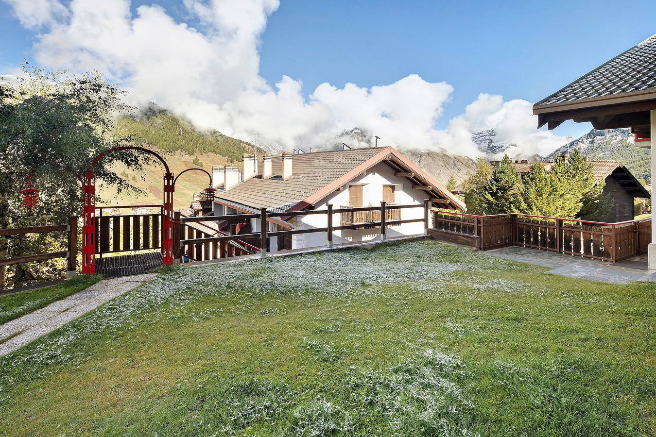 Ganze Wohnung, Ferienwohnung 'Residenz Attila Giardino' mit Bergblick, Gemeinschaftsgarten & Wlan in Teola, Livigno