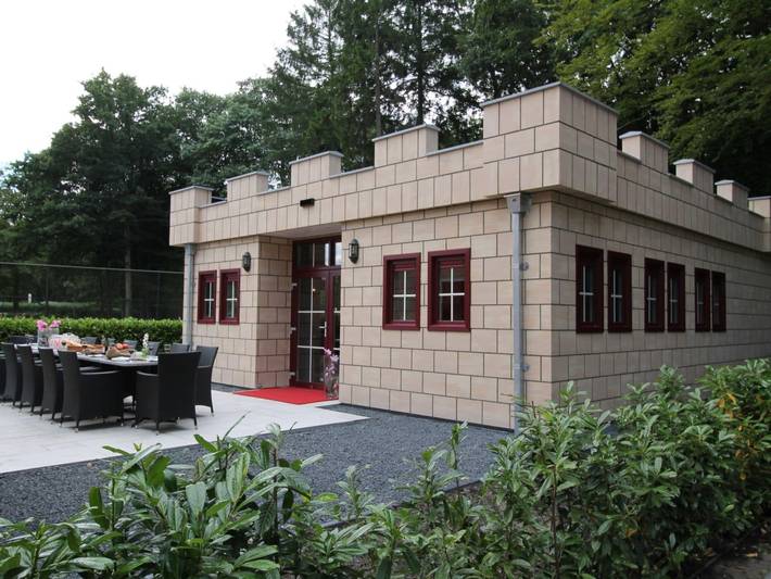 Vakantiehuis voor 18 personen, met tuin en zwembad in De Bult