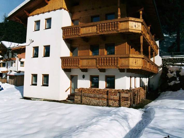 Ferienwohnung für 4 Personen, mit Balkon und Terrasse sowie Garten in Wildschönau
