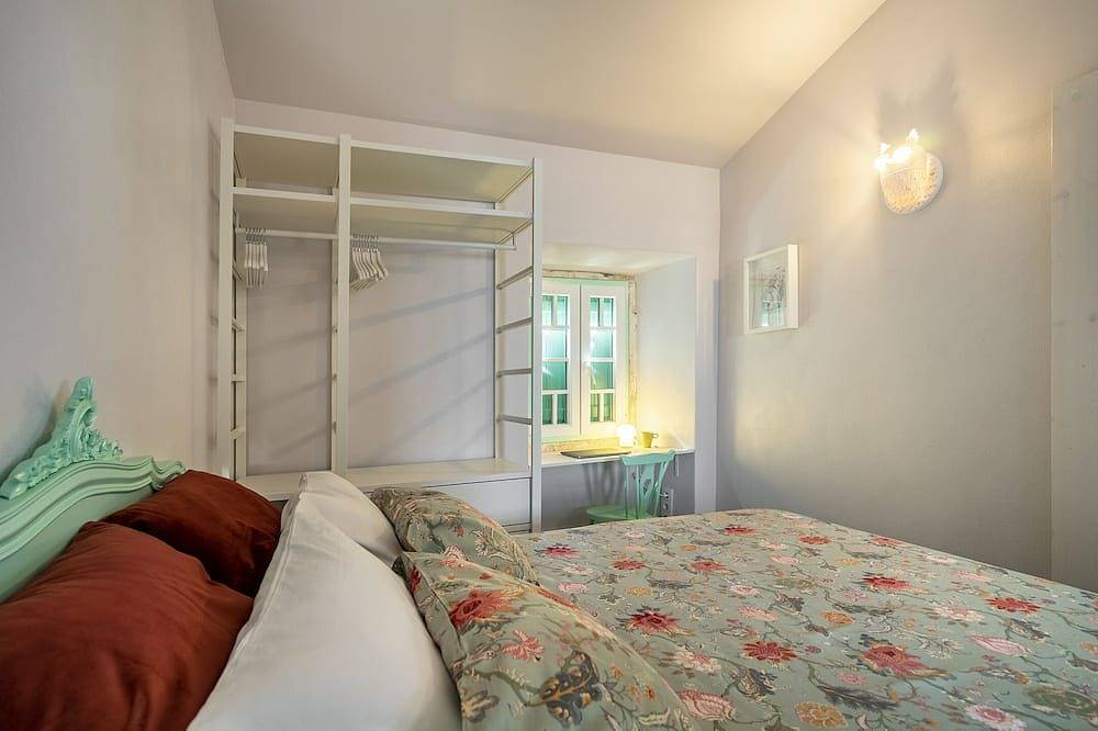 Inspiring and Cozy 1899's House, Queen Size Bed in Leiria, Leiria District
