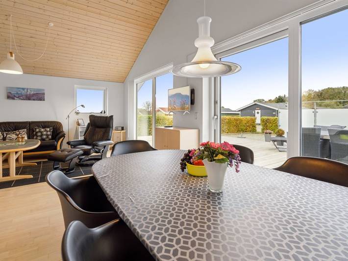 Ferienhaus für 6 Personen, mit Terrasse in Binderup Strand