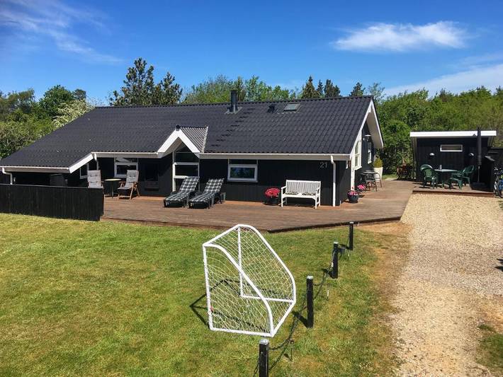 Ferienhaus mit Meerblick für 6 Personen, mit Terrasse und Balkon/Terrasse sowie Sauna, mit Haustier in Henne Strand
