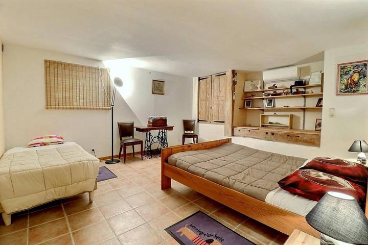 Gîte pour 6 personnes, avec terrasse et jardin, animaux acceptés à Cros-de-Géorand - 4