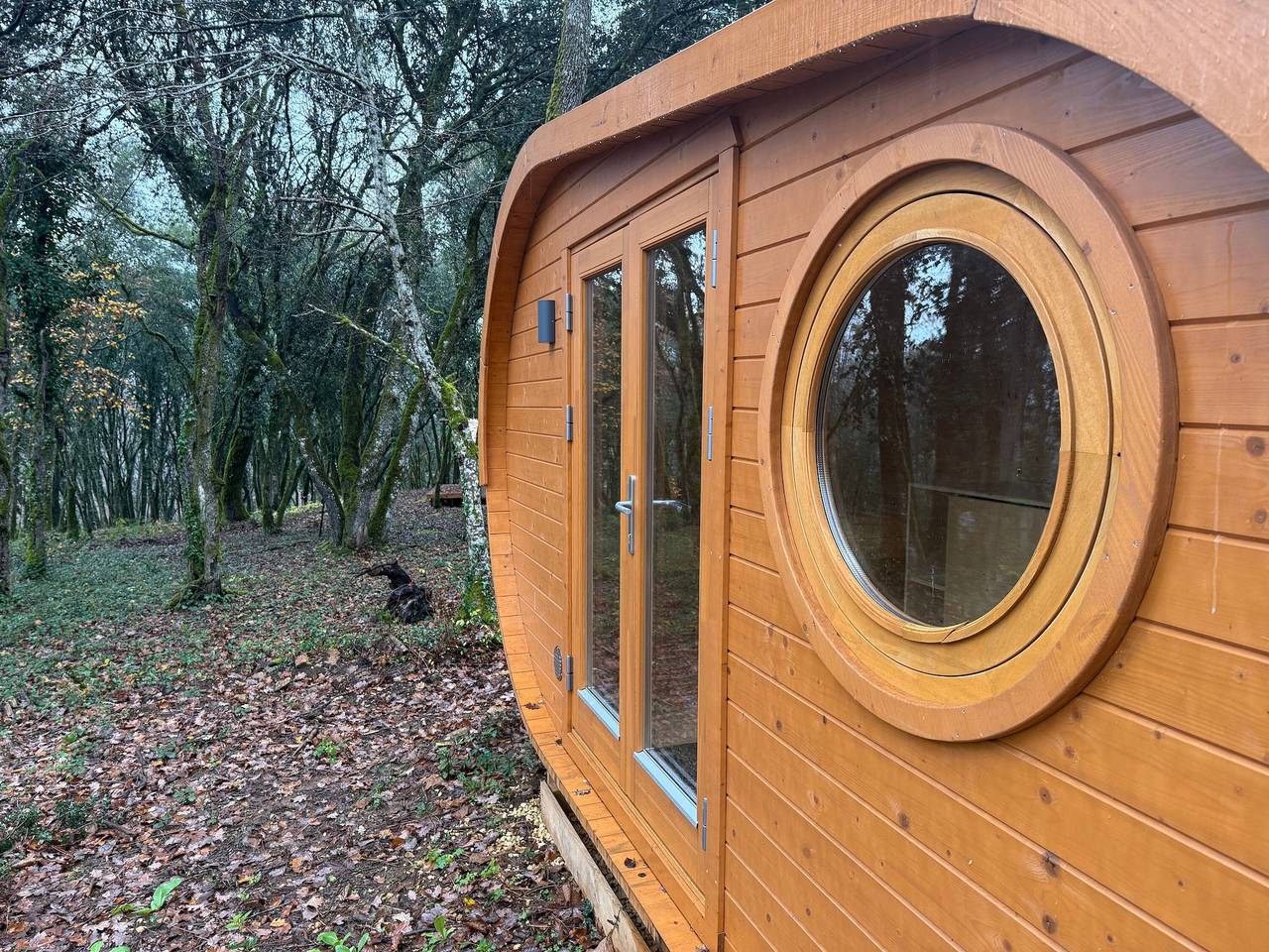 Appartement de vacances entier, Tiny Home « Logement Insolite 3 Personnes » avec Piscine Commune, Terrasse Privée et Wi-Fi in Calviac-en-Périgord, Périgord Noir