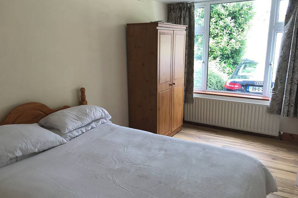 Quiet, comfortable house in town, in Galway, County Galway