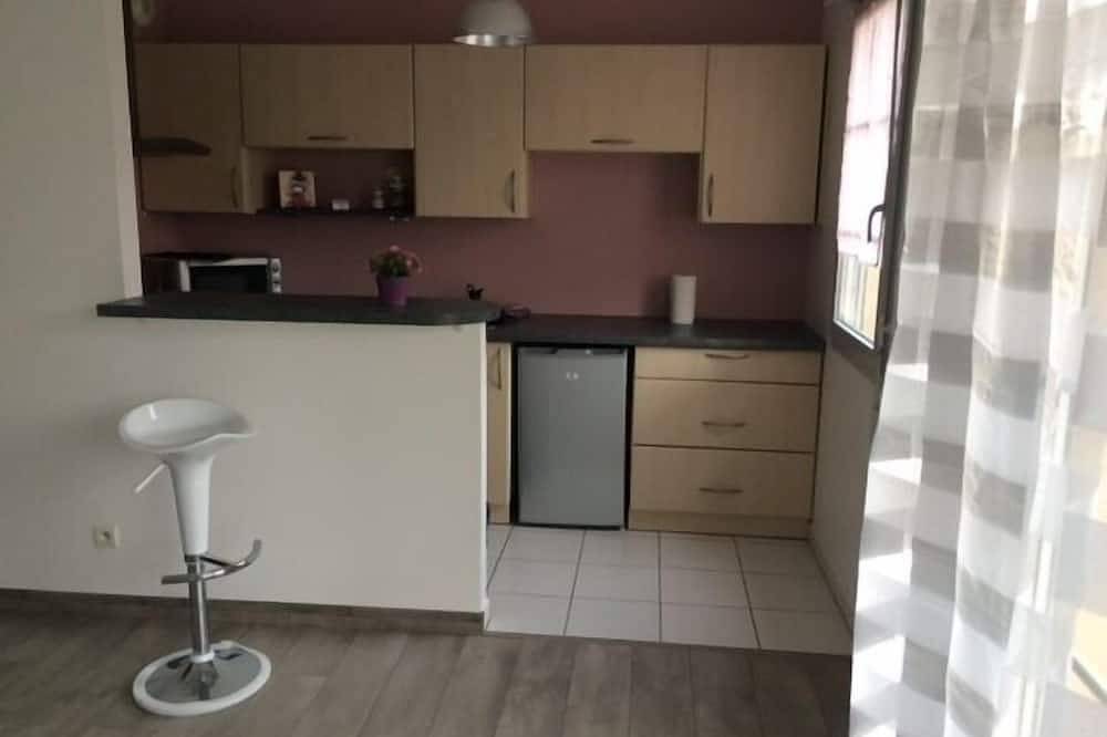 Entire apartment, Studio Disneyland Paris -Terrace in Montévrain, Seine-et-Marne