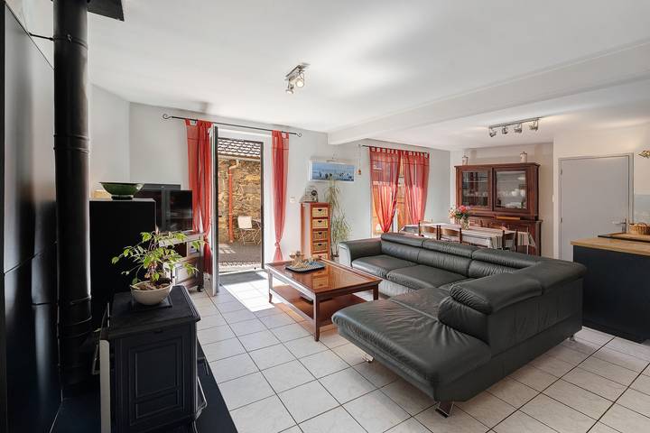 Cottage 'Gite Du Treuil' with Mountain View and Wi-Fi in Ignaux, French Pyrenees