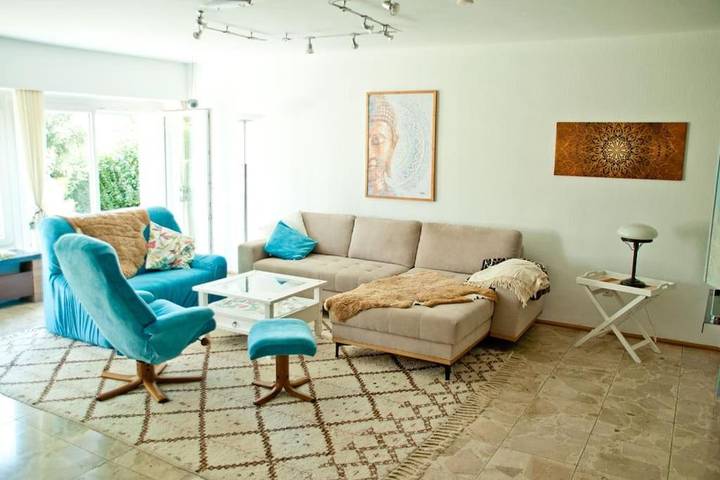 Ferienwohnung für 6 Personen, mit Balkon und Terrasse sowie Garten