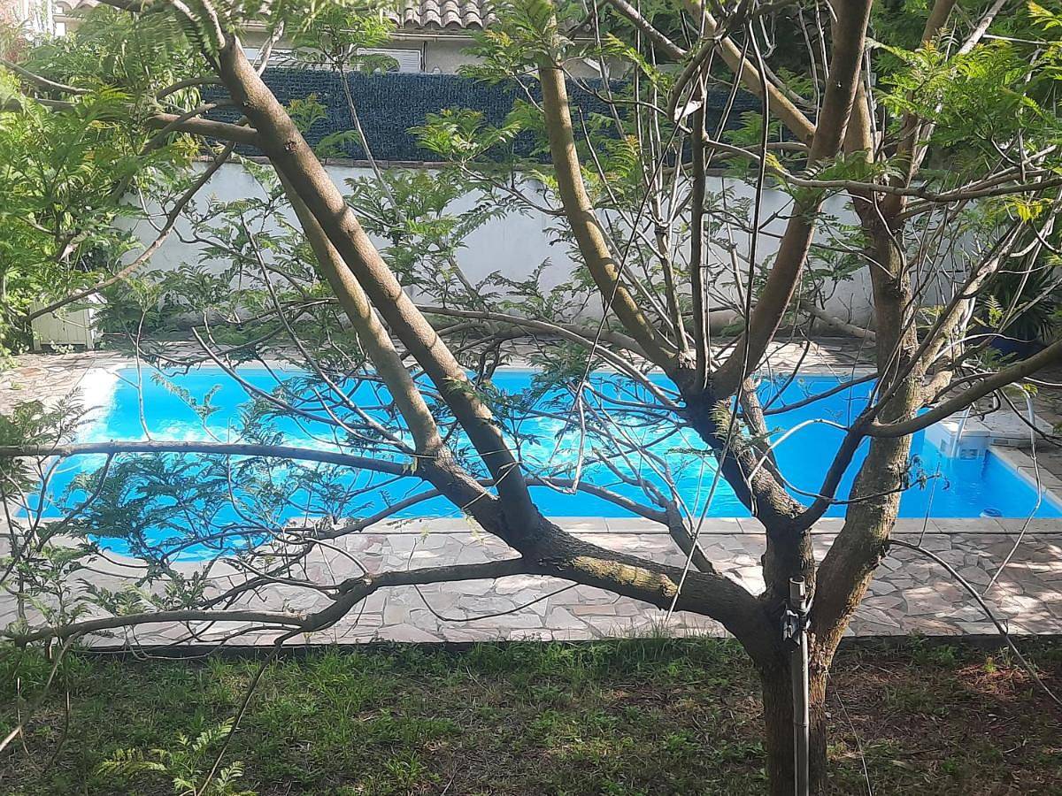 Appartement entier, La maison blanche , piscine partagée 5min d'Avignon in Le Pontet, Vaucluse