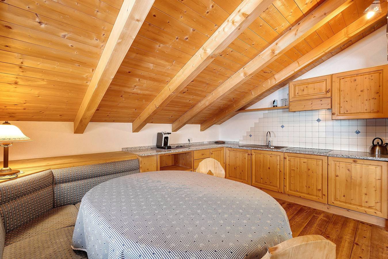 Ganze Wohnung, Apartment 'Plazores Dai Sü' mit Bergblick, Gemeinschaftsterrasse und Wlan in San Vigilio di Marebbe, Enneberg