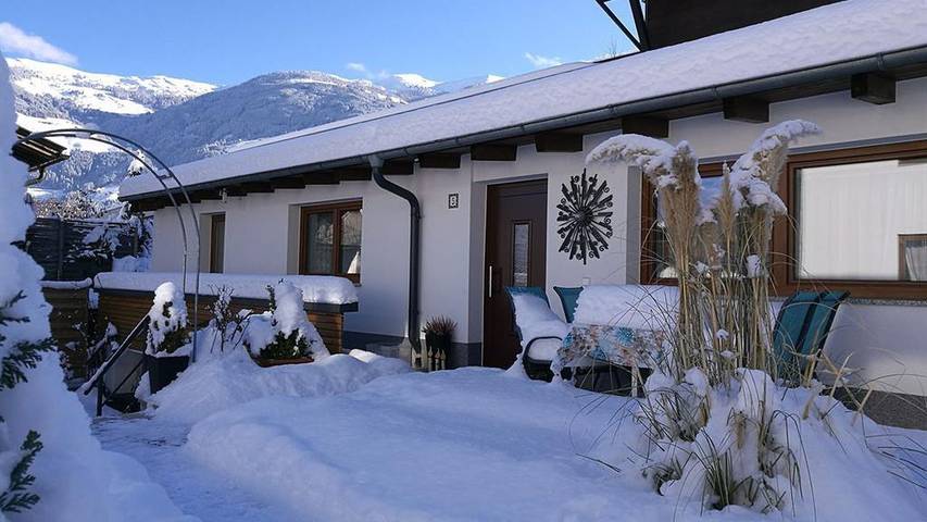 Bungalow für 3 Personen, mit Garten und Terrasse in Tirol