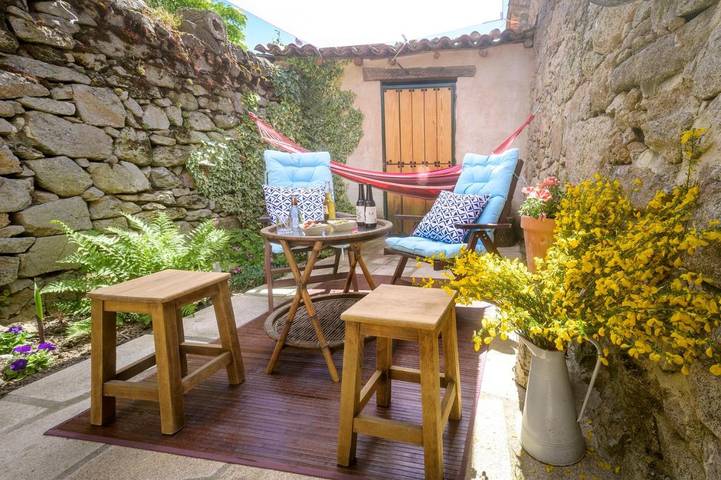 Casa rural para 4 personas, con Balcón y Jacuzzi además de Terraza y Jardín en Valle del Ambroz