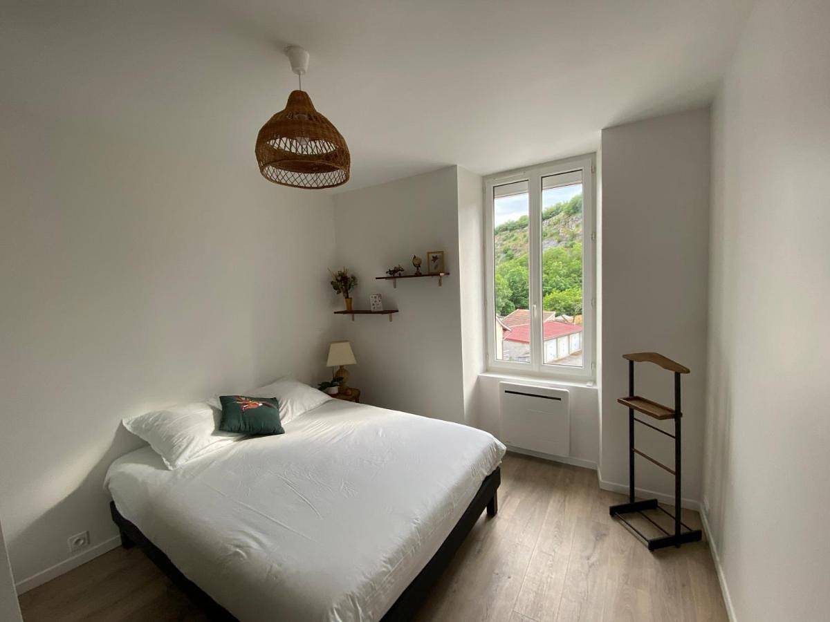 Appartement entier, One-Bedroom Apartment in Culoz, Belley