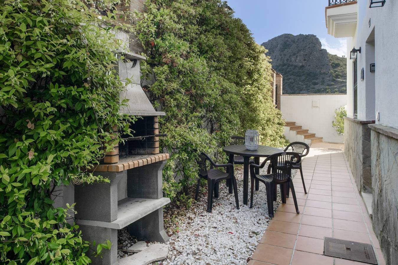 Appartement entier, Appartement « Casa Riguelas » avec vue sur la montagne, piscine et jardin partagés in Montejaque, Province de Málaga