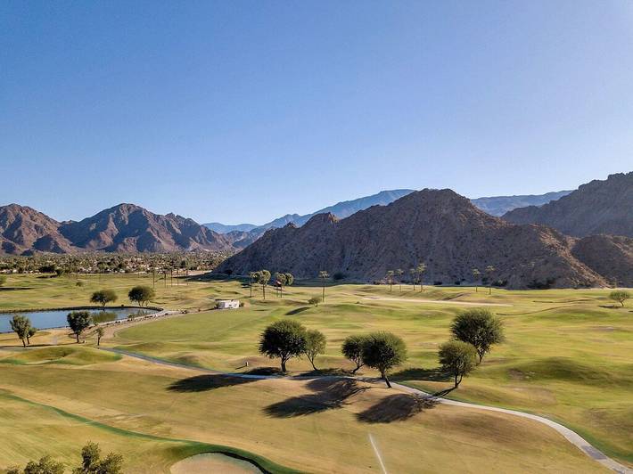 Vacation rental for 8 people, with balcony and yard as well as hot tub and pool in La Quinta (CA)