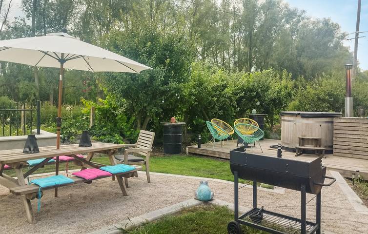 Appartement confortable dans le quartier du Clairmarais avec bain à remous extérieur in Clairmarais, Région de Saint-Omer