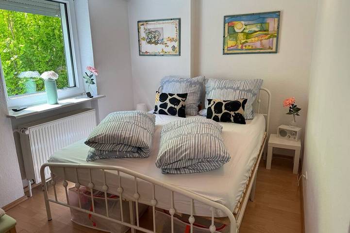 Entire apartment, Charming stay near Benrath Palace – easy access to Düsseldorf in Düsseldorf, Düsseldorf region