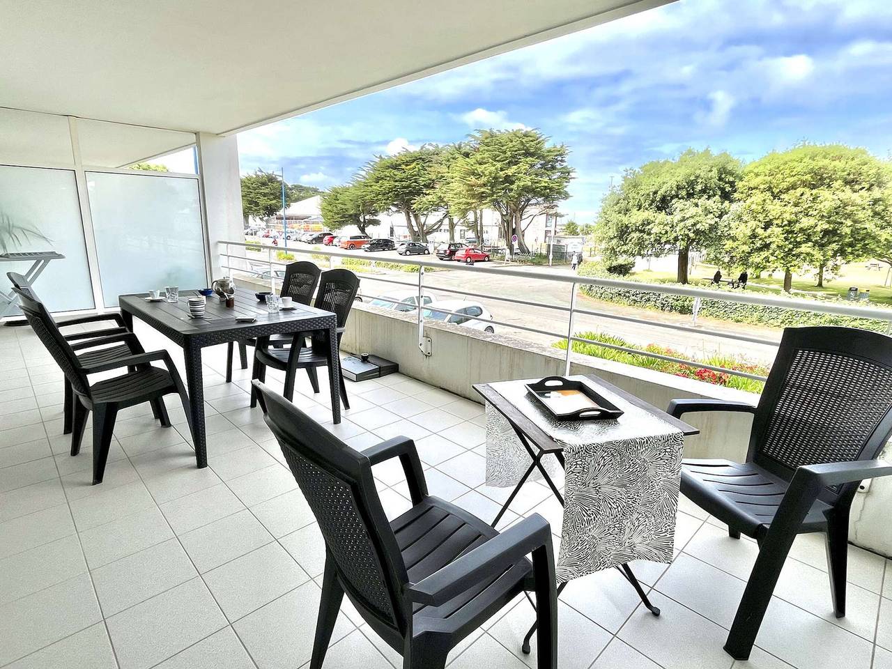 Ganze Wohnung, Moderne 42qm Wohnung nahe Strand, Wlan, Haustiere erlaubt, Privater Parkplatz in Étel, Côte des Mégalithes