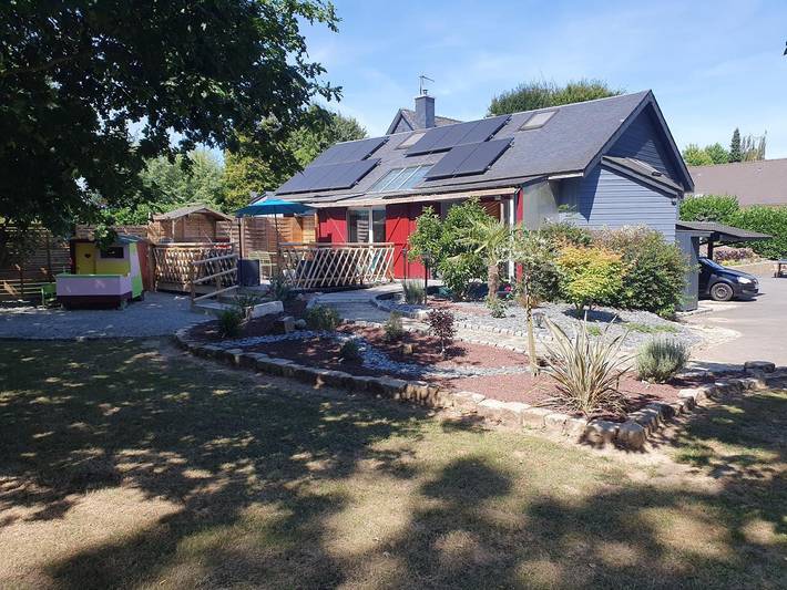 Gîte pour 6 personnes, avec terrasse et jardin à Romillé