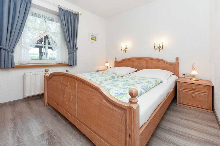 Ferienwohnung für 6 Personen, mit Terrasse und Garten in Dunum - 2