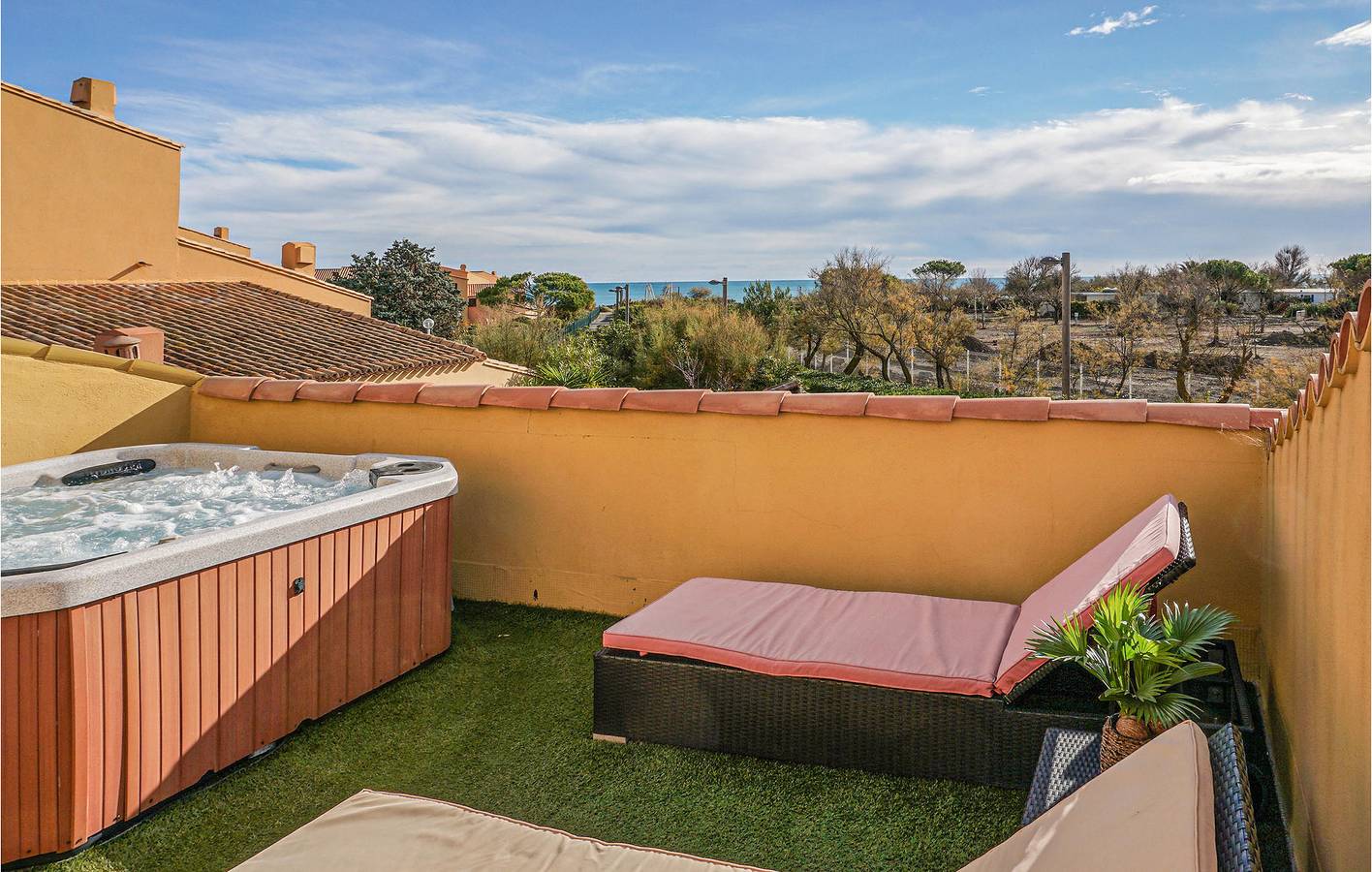 Appartement avec vue sur la mer, climatisation et Internet, à 1 km de la plage in Cap d'Agde, Agde