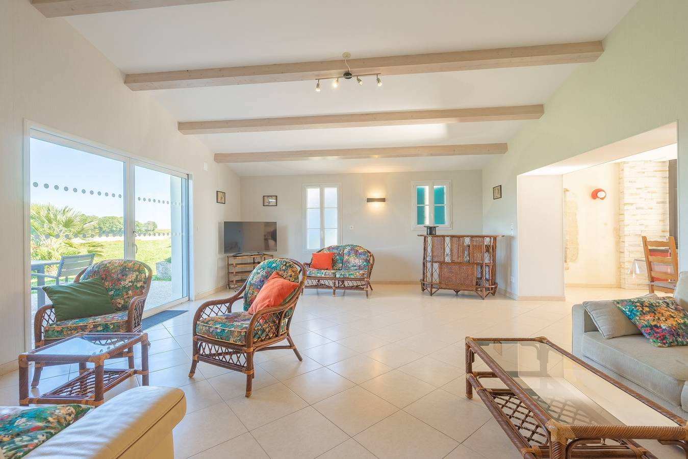 Casa de vacaciones 'Gîte Du Chai' con vistas al mar, terraza privada y Wi-Fi in Chenac-Saint-Seurin-d'Uzet, Saintes region
