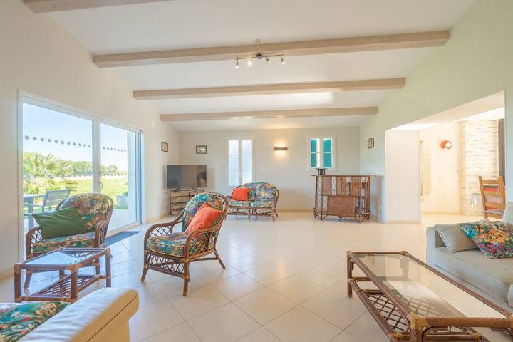 Casa de vacaciones 'Gîte Du Chai' con vistas al mar, terraza privada y Wi-Fi in Chenac-Saint-Seurin-d'Uzet, Saintes region