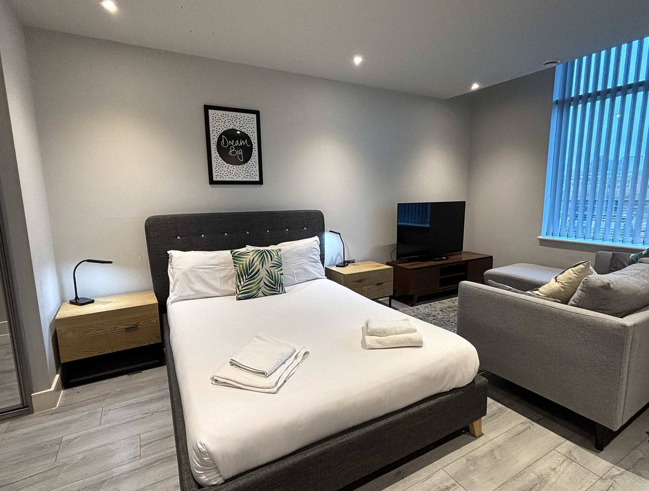Ganze Wohnung, Stylish Studio in Central Bracknell with Free Parking in Bracknell, Berkshire