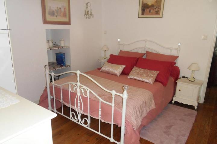 Location de vacances pour 2 personnes, avec terrasse ainsi que jardin et vue à Mantilly - 2