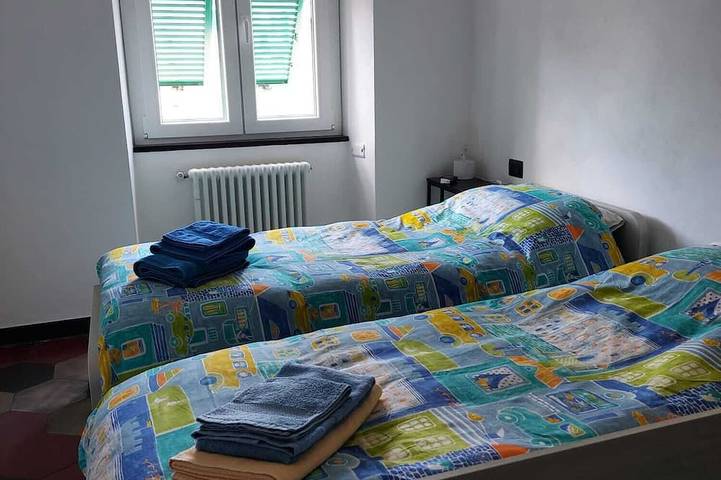 Appartamento intero, Ampio e confortevole appartamento vicino al mare in Ponente (Genova), Genoa